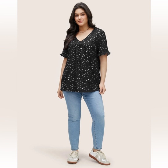 BloomChic Plus Size Polka Dot Print Gathered Frill Trim T-shirt - Picture 5 of 5